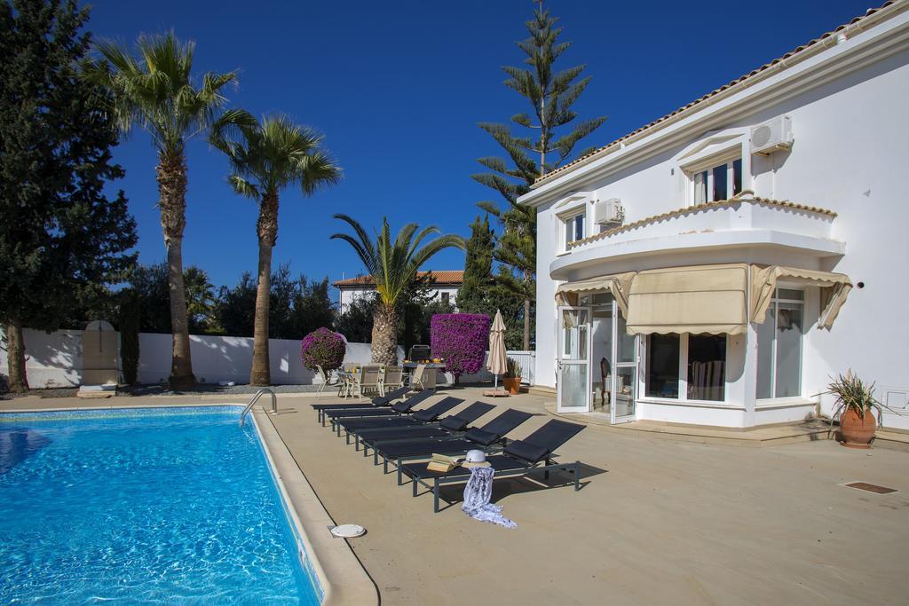 Villa Georgia Pernera Exterior photo