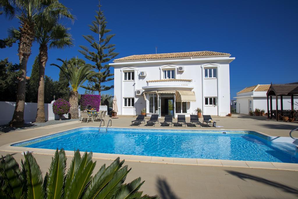 Villa Georgia Pernera Exterior photo