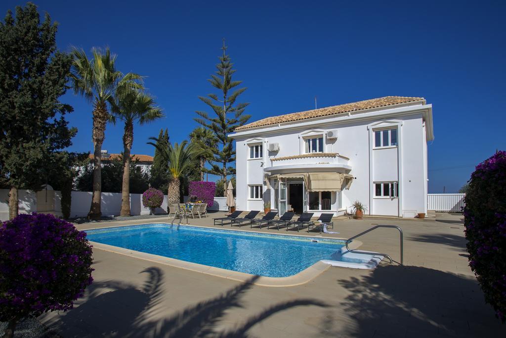Villa Georgia Pernera Exterior photo