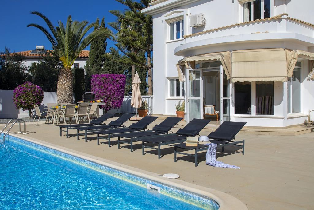 Villa Georgia Pernera Exterior photo