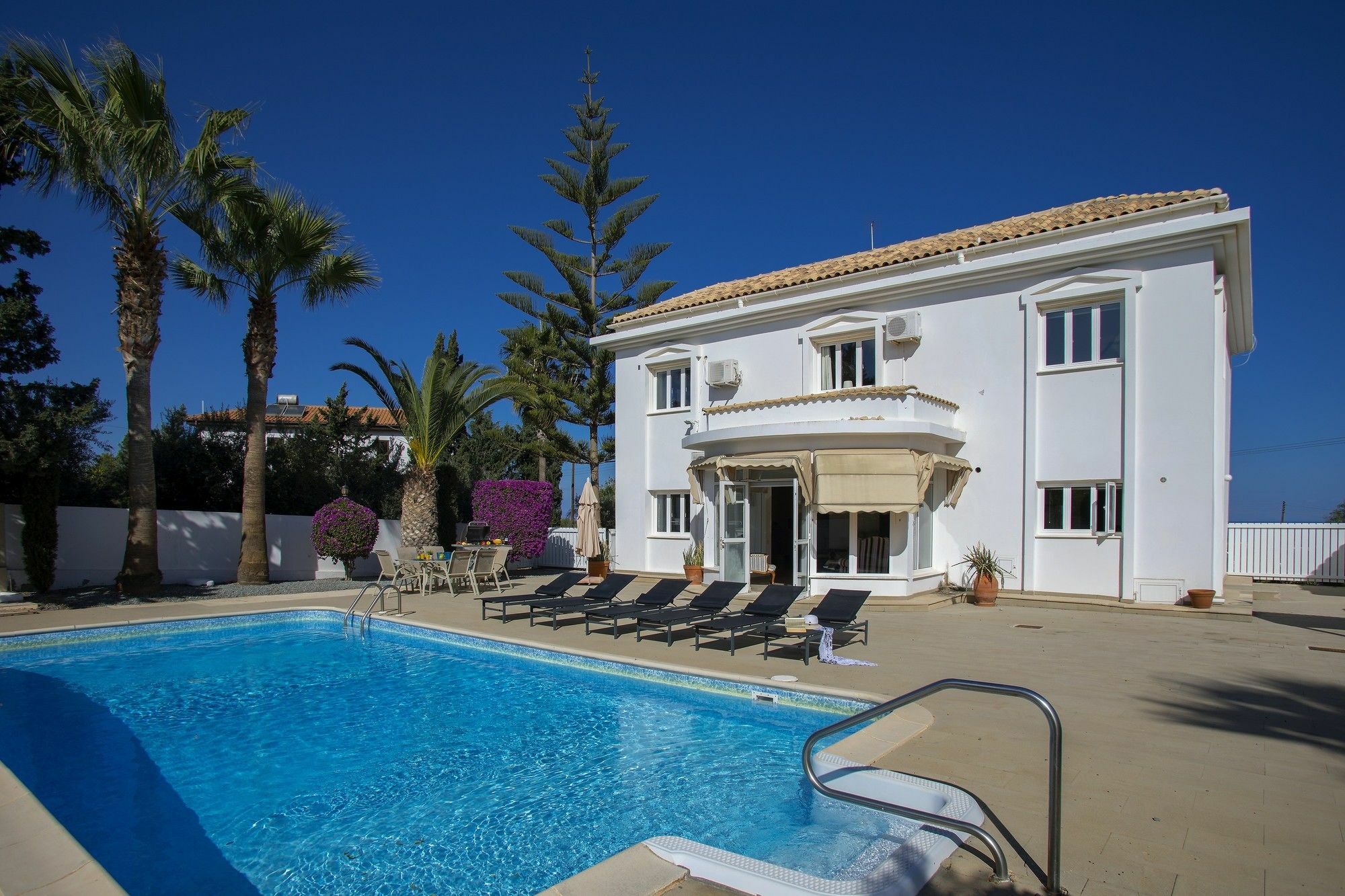 Villa Georgia Pernera Exterior photo